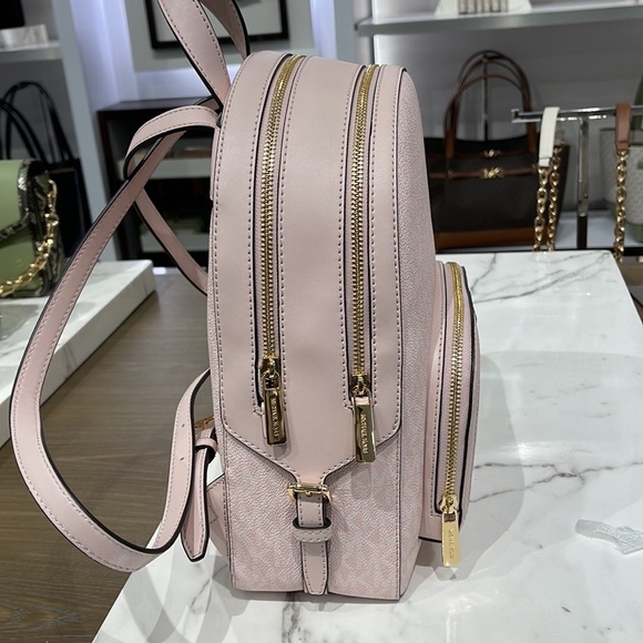MICHAEL KORS JAYCEE MEDIUM BACKPACK
LIGHT POWDER BLUSH SIGNATURE COLOR - Picture 7 of 16